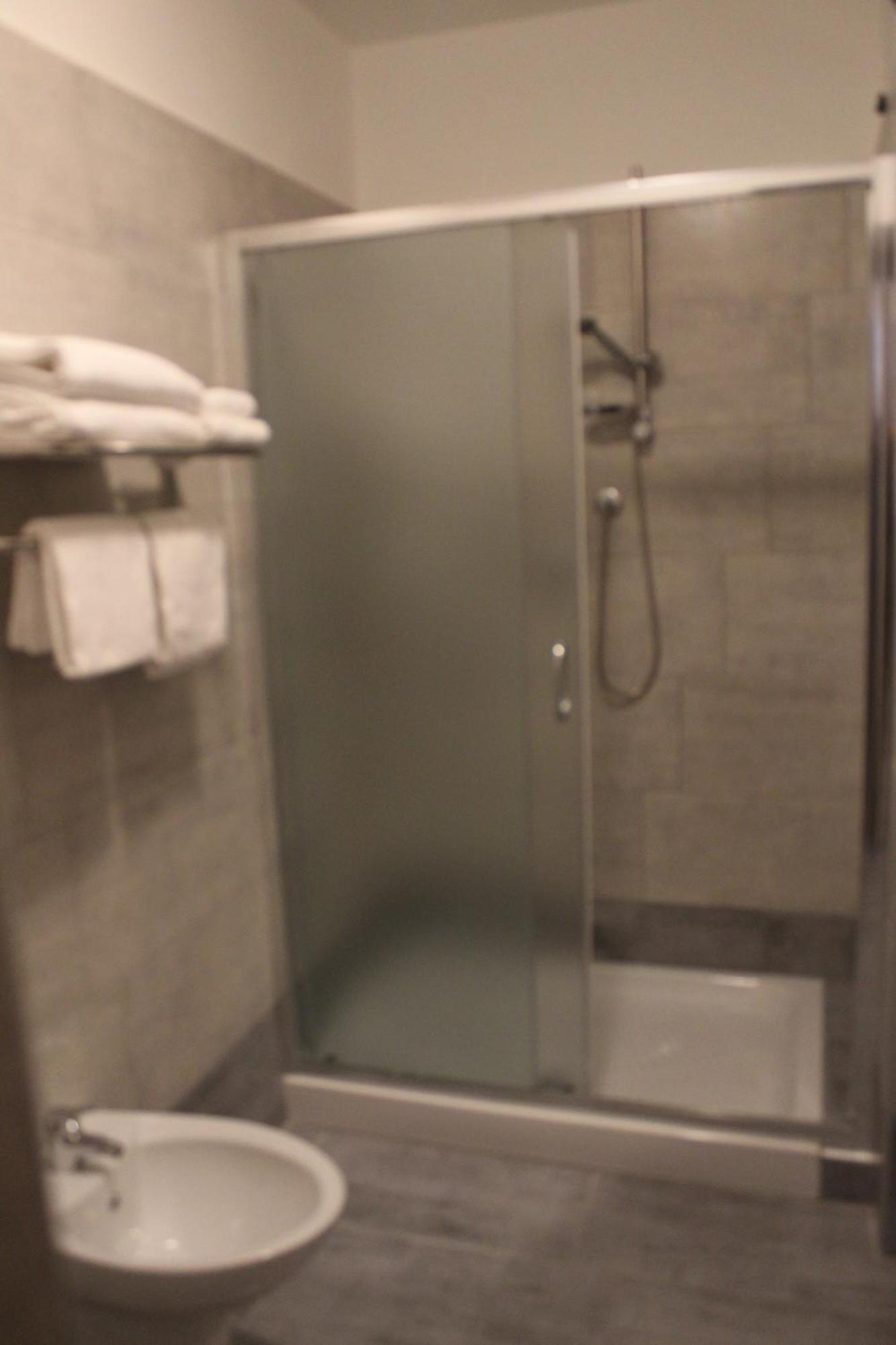 Ricci Rooms Генуя Экстерьер фото