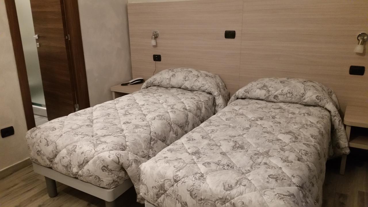Ricci Rooms Генуя Экстерьер фото