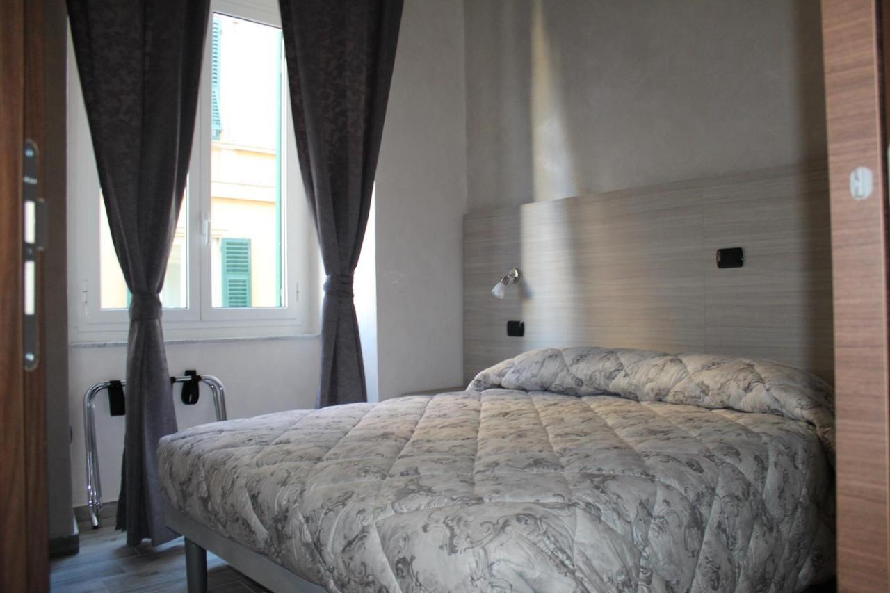 Ricci Rooms Генуя Номер фото